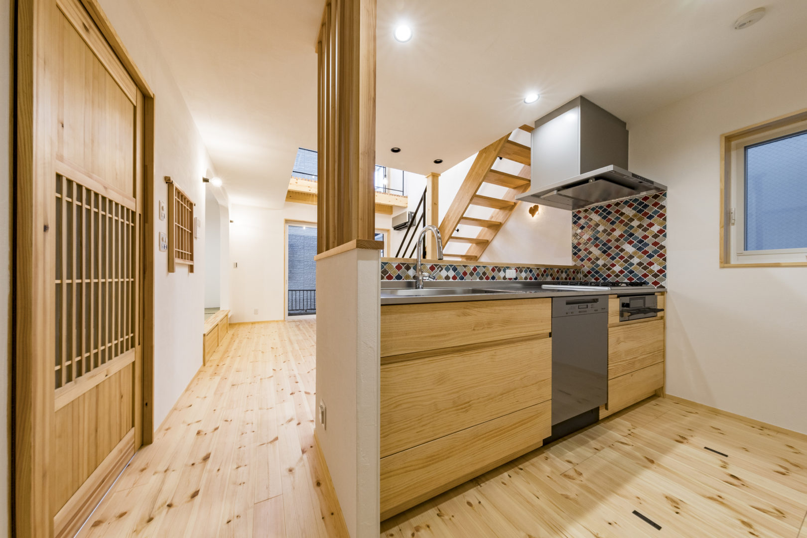 彩りを添えるカラフルタイル