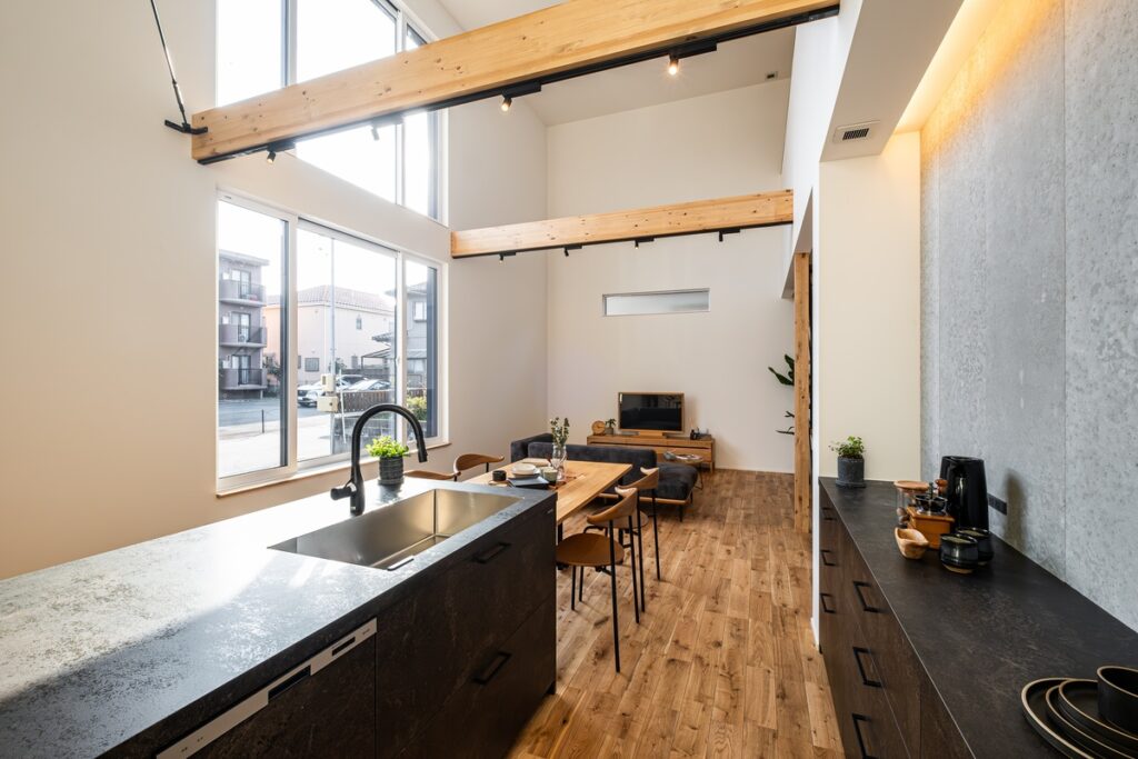 さいたま市　上尾市　川口市　工務店　　パーソナルスタイル　注文住宅　新築　戸建て　ブログ　家づくり　吹き抜け　光　余白